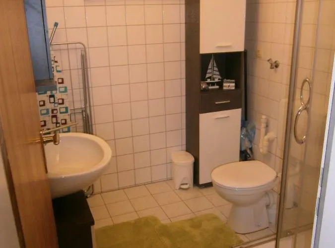 Roessler Apartman *